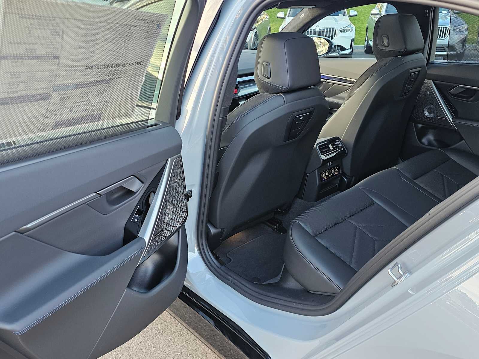 2026 BMW 5 Series 550e xDrive