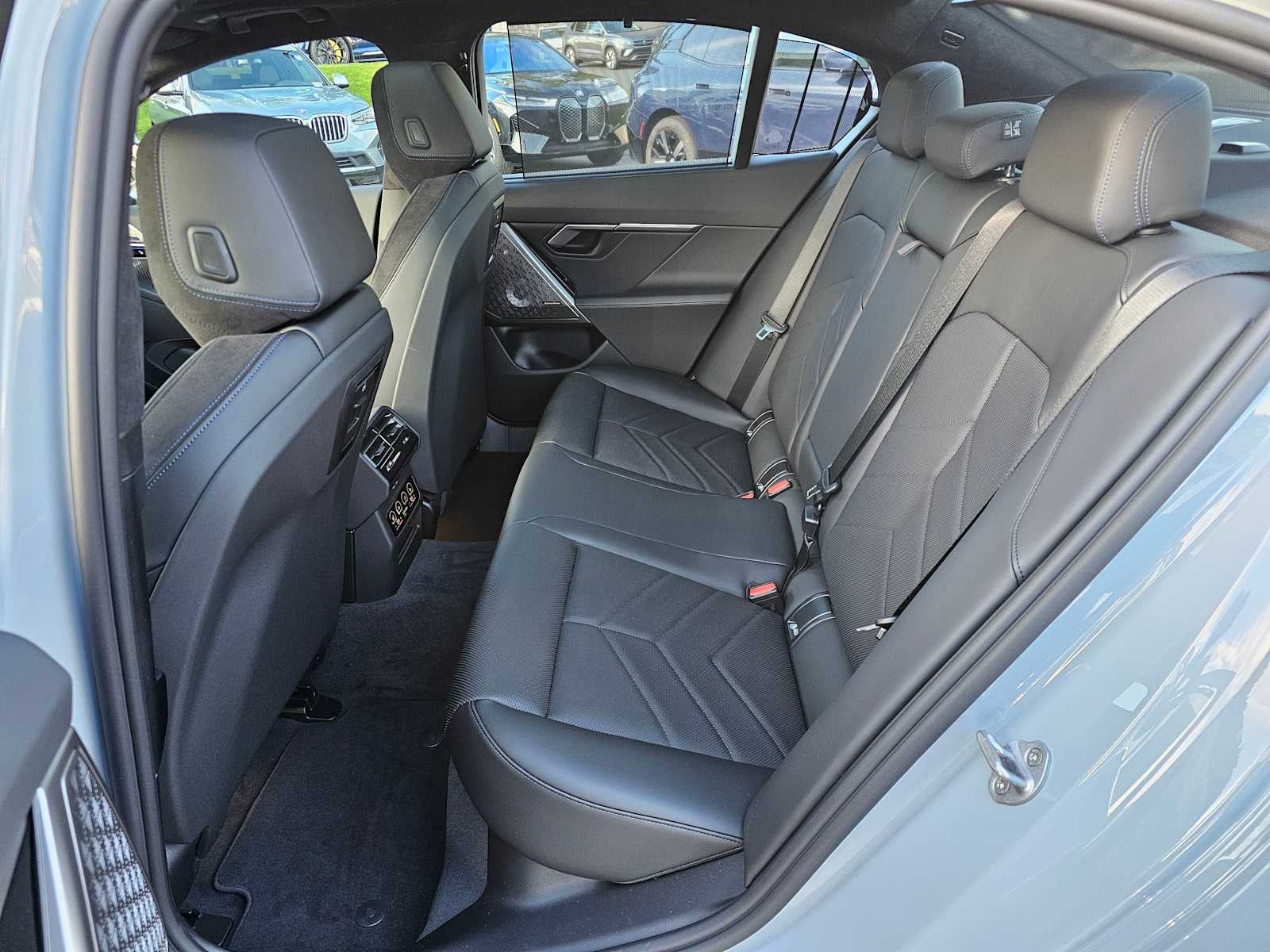 2026 BMW 5 Series 550e xDrive