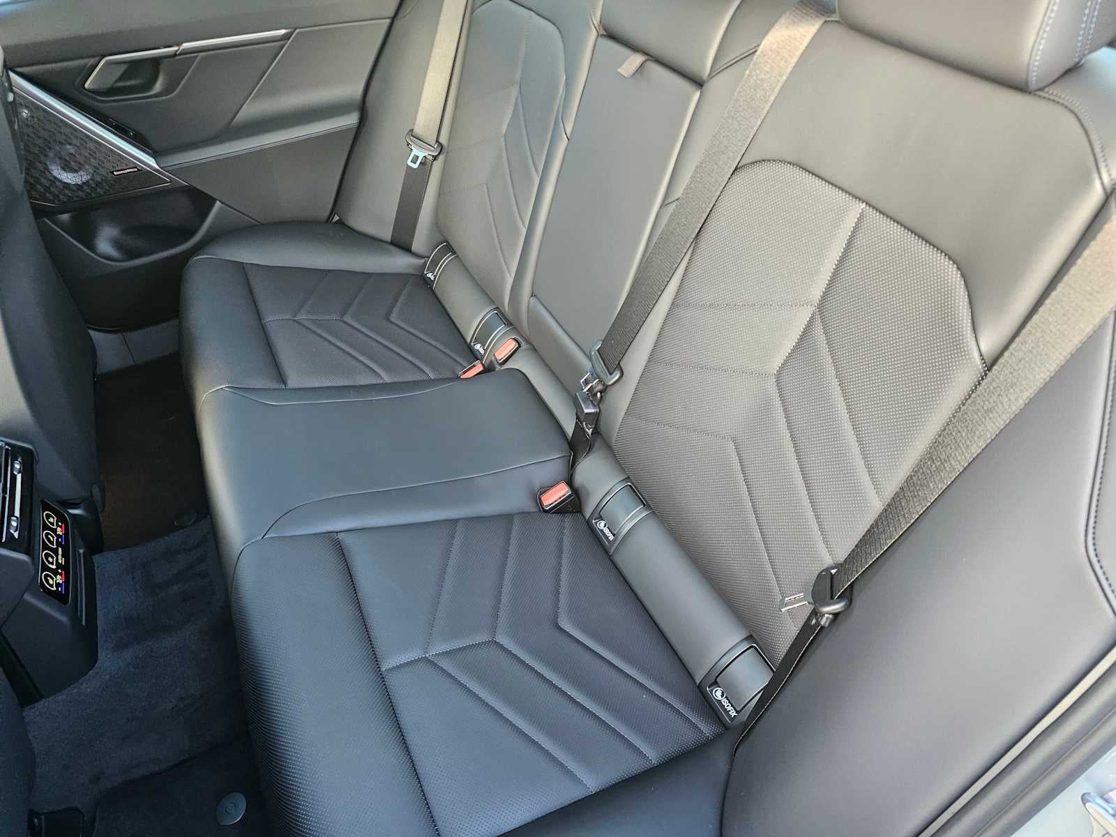 2026 BMW 5 Series 550e xDrive