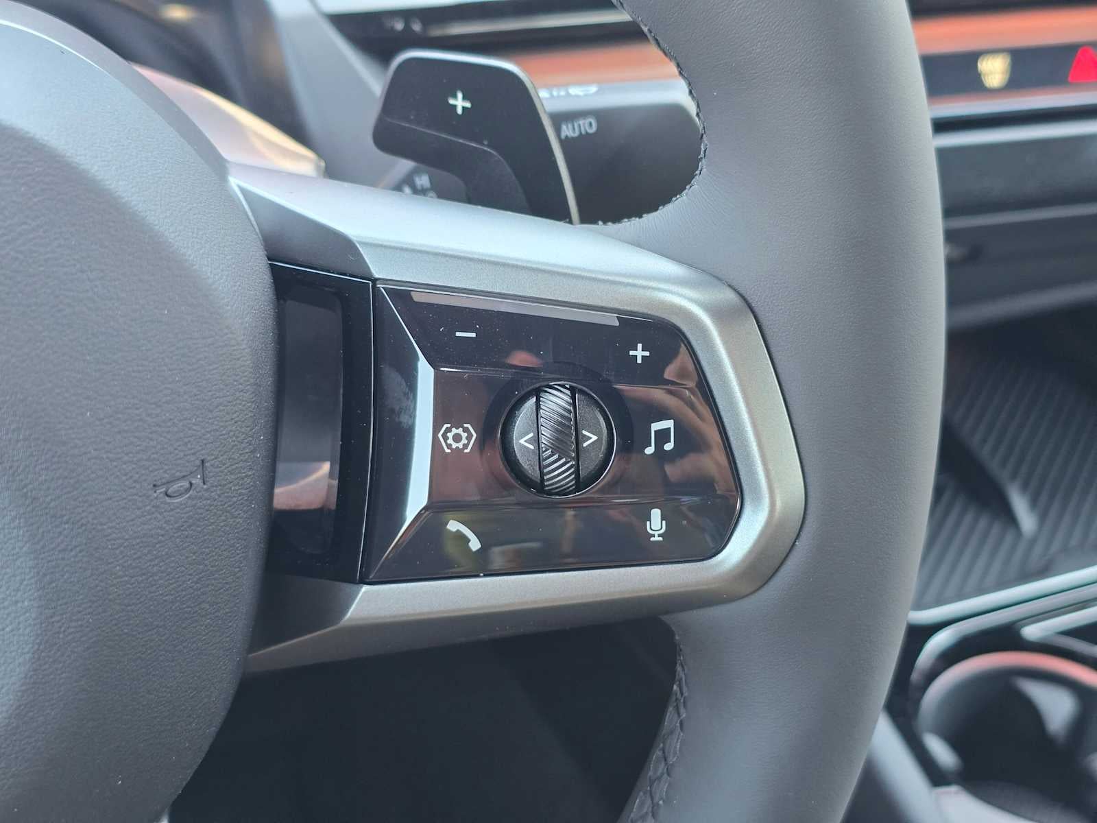 2026 BMW 5 Series 550e xDrive