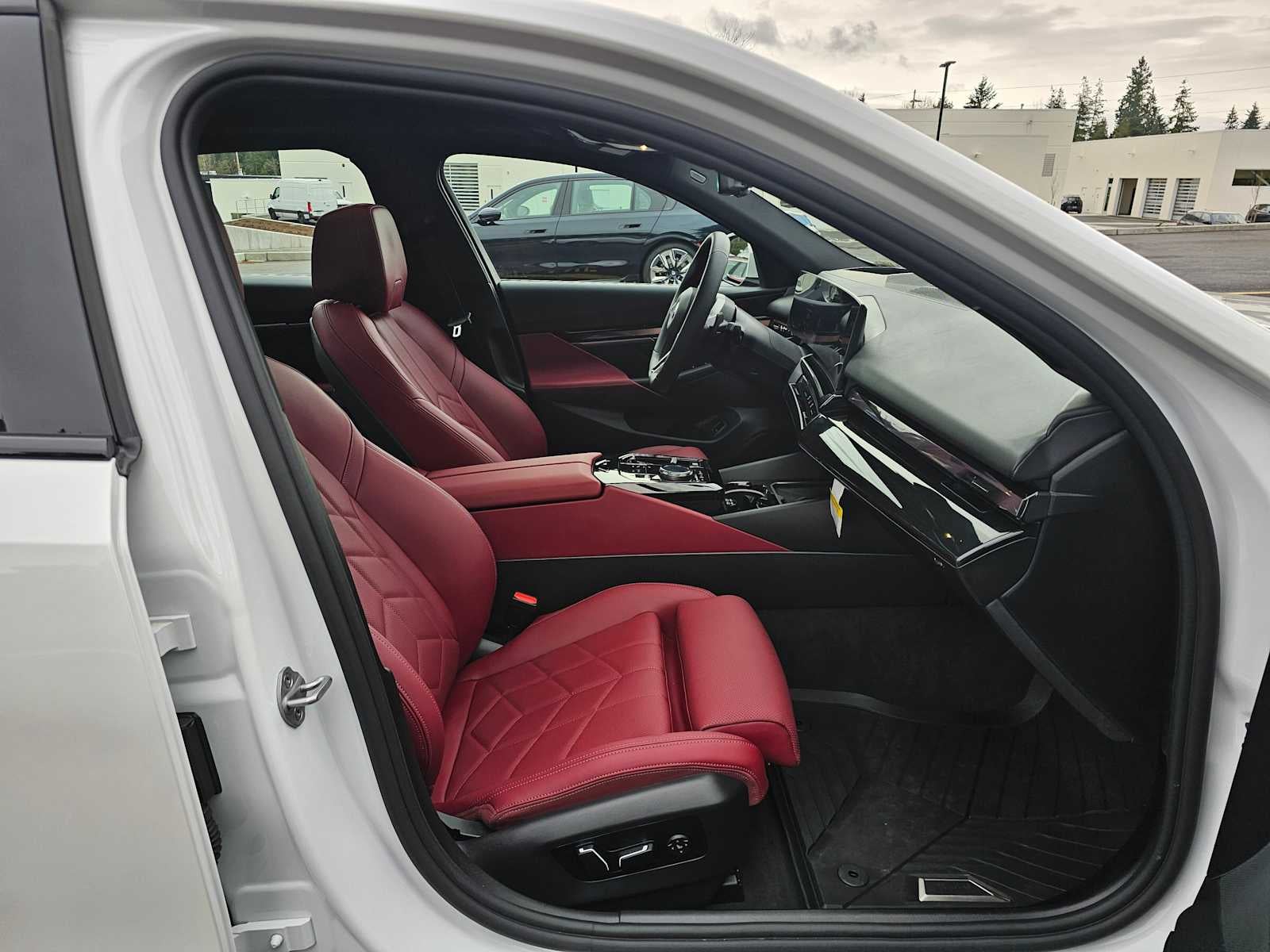 2026 BMW 550e xDrive 550e xDrive