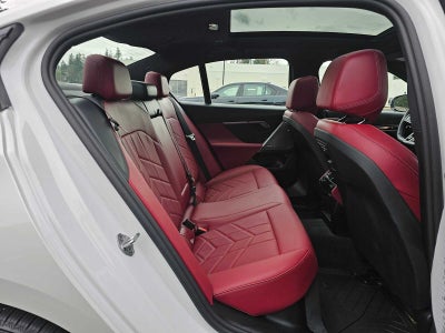 2026 BMW 550e xDrive 550e xDrive