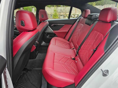 2026 BMW 550e xDrive 550e xDrive