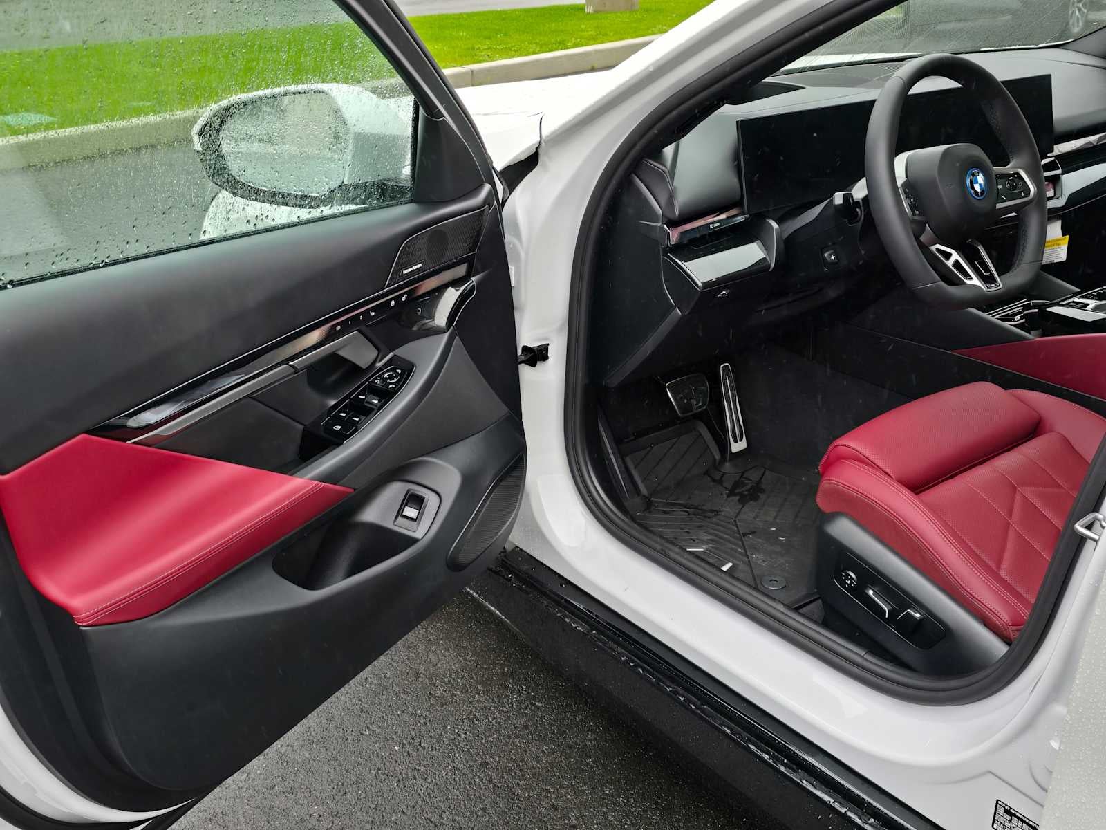 2026 BMW 550e xDrive 550e xDrive