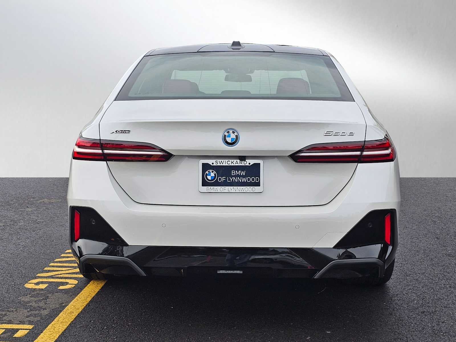 2026 BMW 550e xDrive 550e xDrive