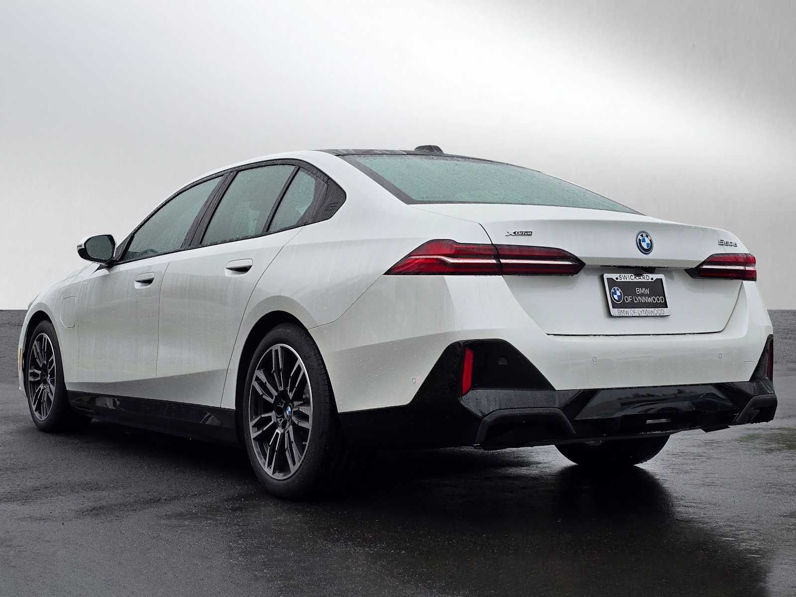 2026 BMW 550e xDrive 550e xDrive