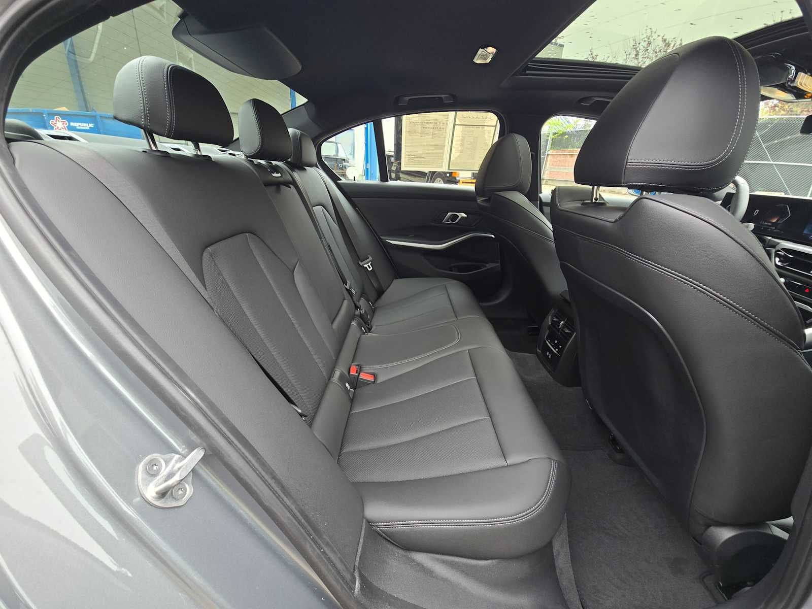 2025 BMW 330i xDrive 330i xDrive