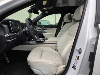 2025 BMW 7 Series 740i xDrive