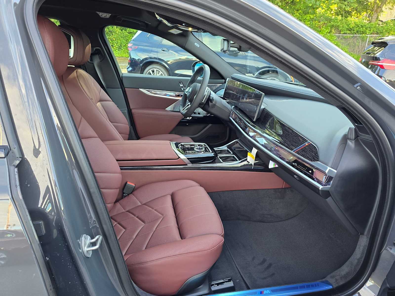 2025 BMW 7 Series 750e xDrive