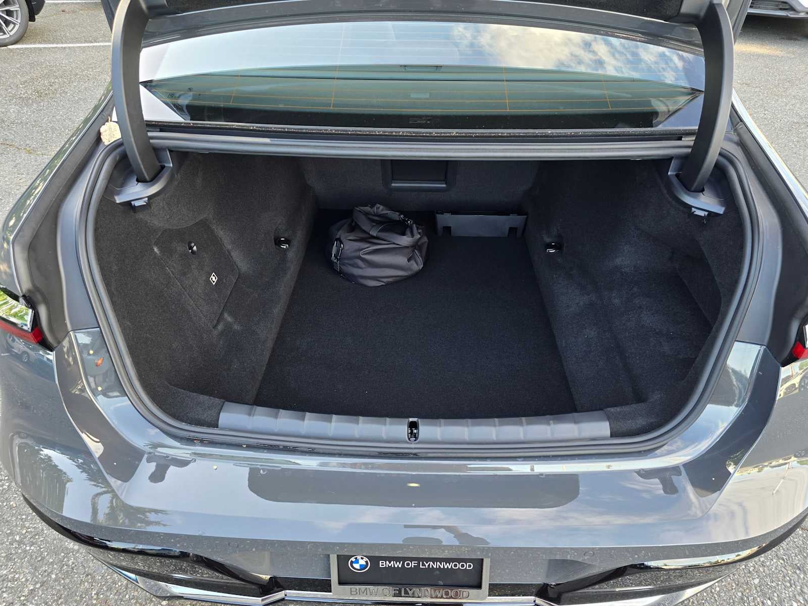 2025 BMW 7 Series 750e xDrive