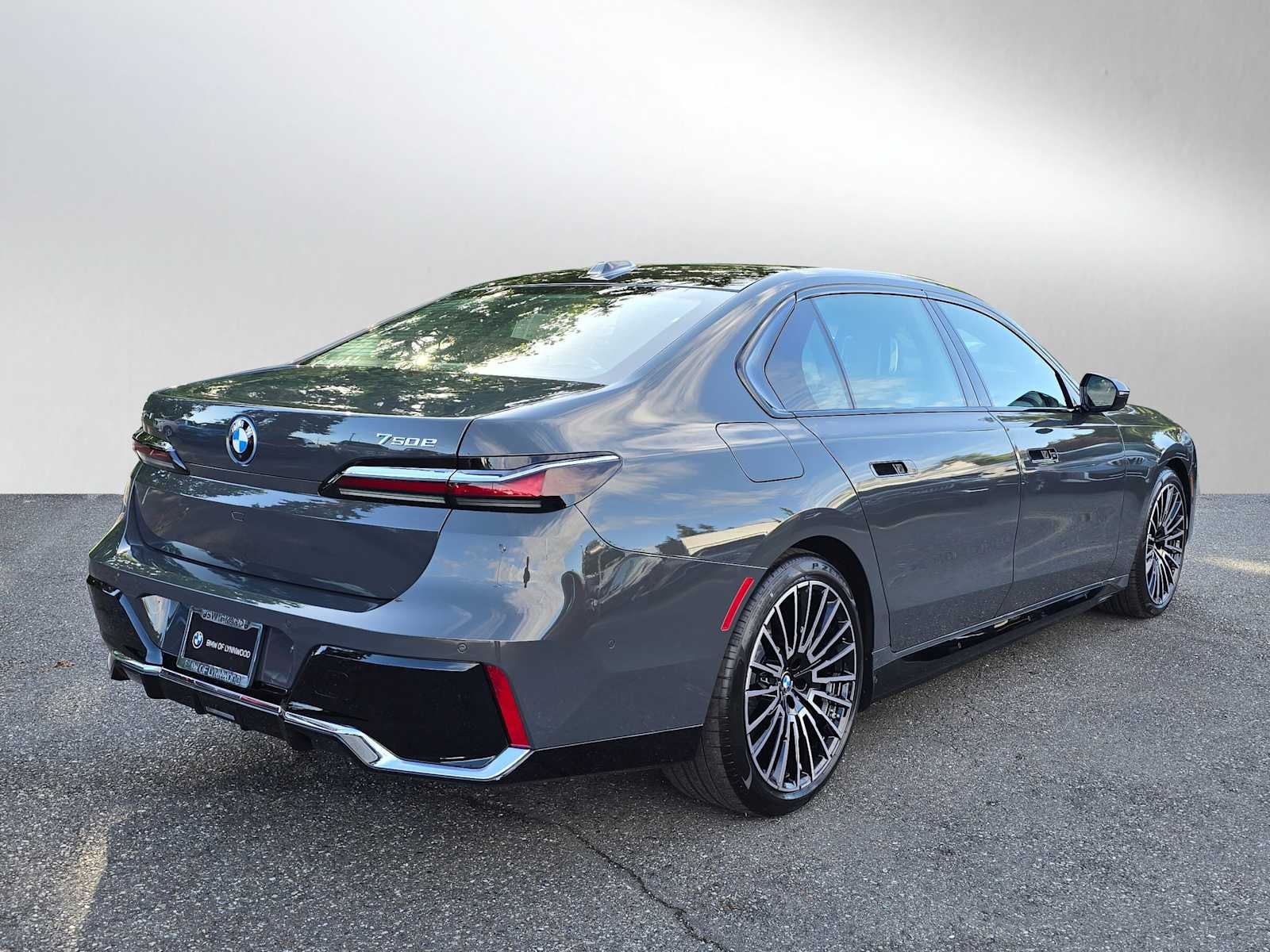 2025 BMW 7 Series 750e xDrive