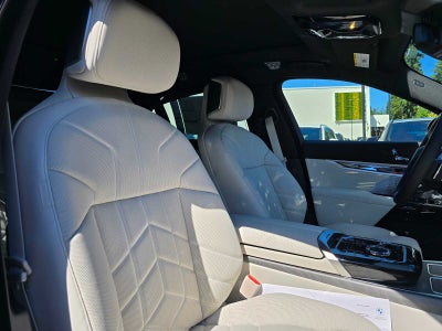 2025 BMW 7 Series 750e xDrive