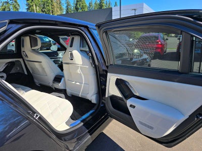 2025 BMW 7 Series 750e xDrive