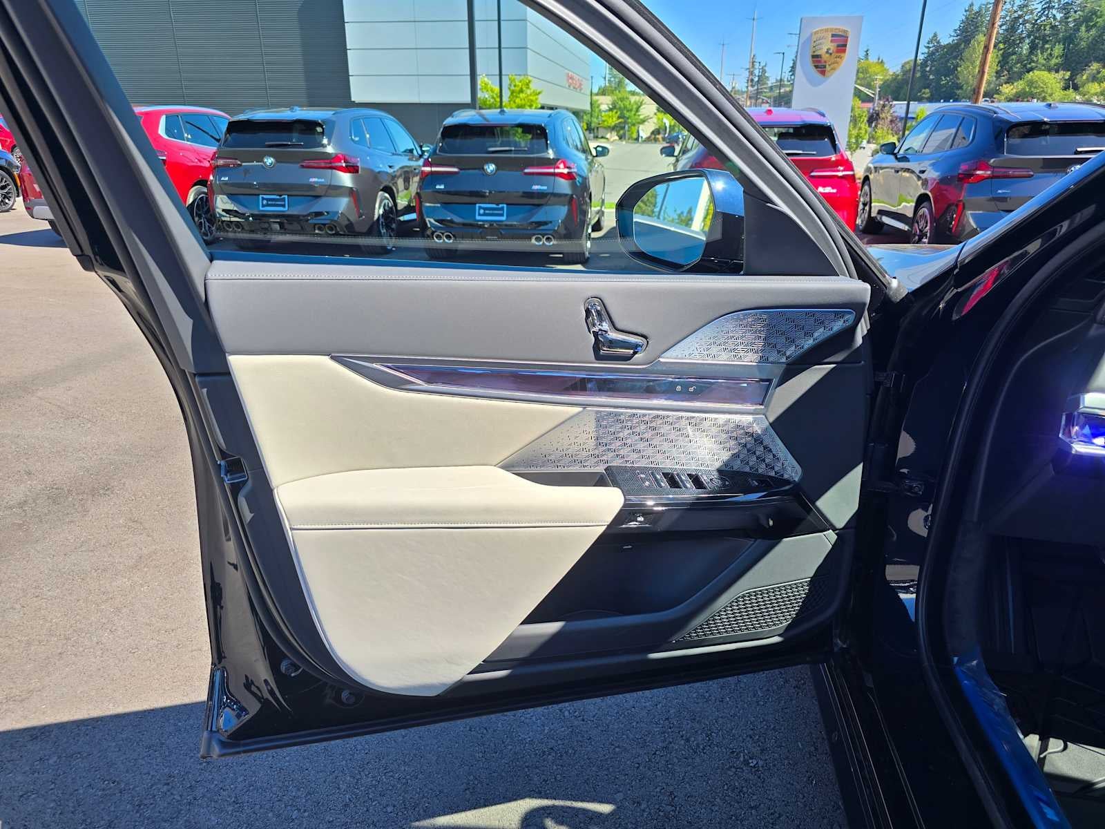 2025 BMW 7 Series 750e xDrive