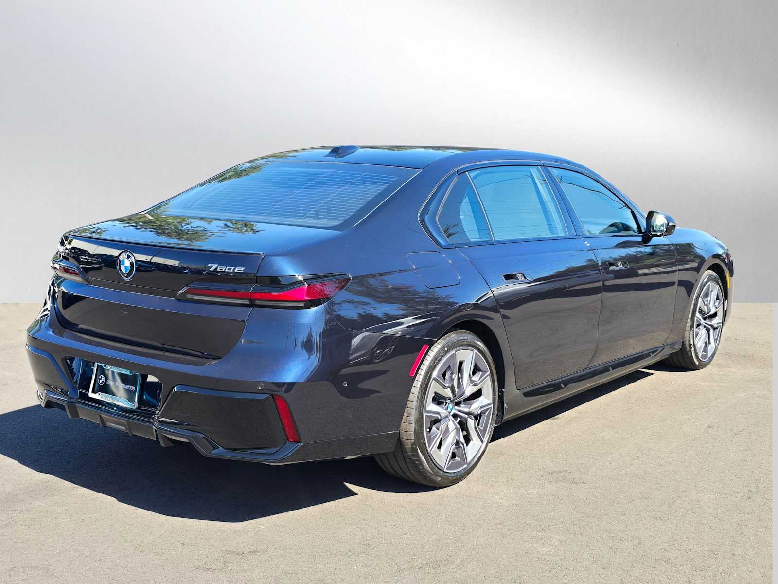 2025 BMW 7 Series 750e xDrive