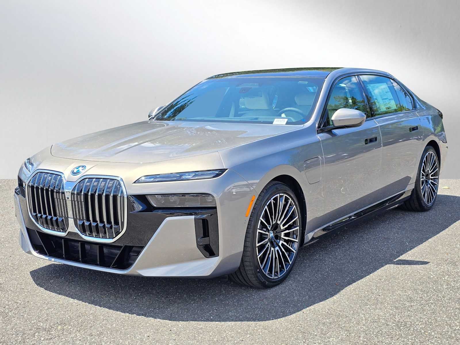 2025 BMW 7 Series 750e xDrive