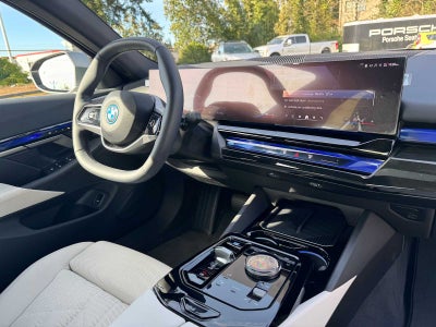 2025 BMW i5 xDrive40