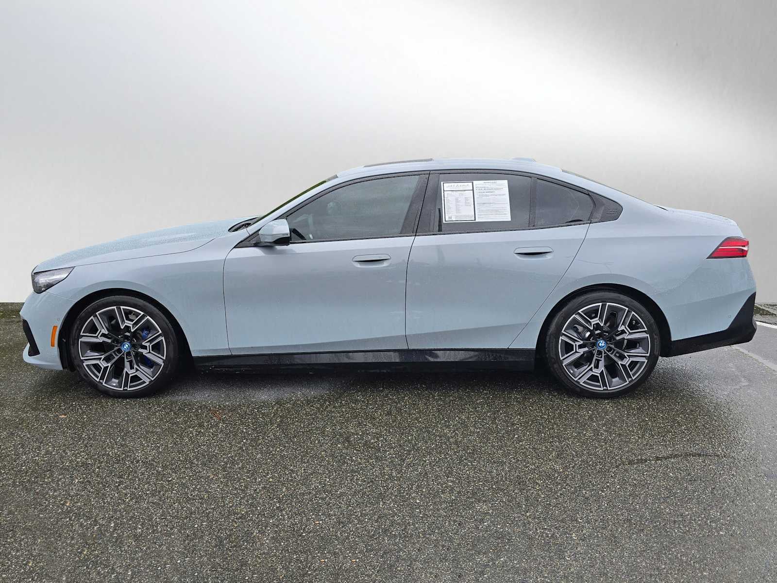 2025 BMW i5 eDrive40