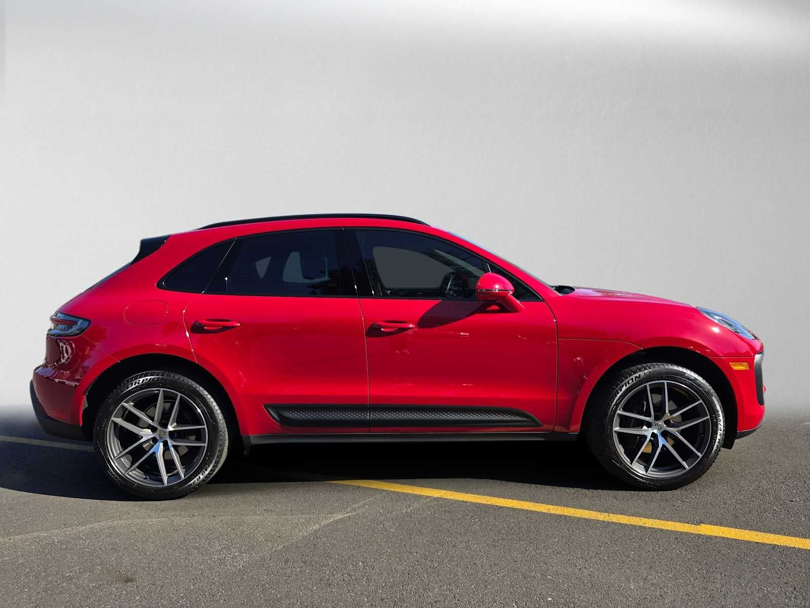 2023 Porsche Macan AWD