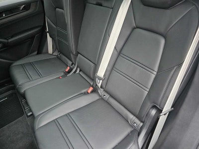 2025 Porsche Cayenne GTS