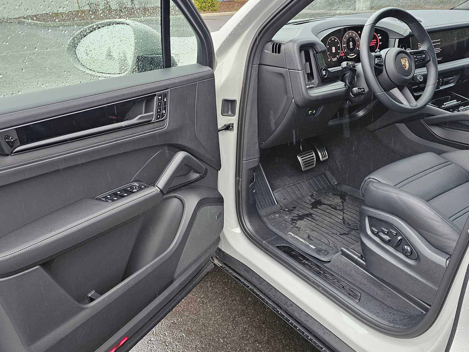 2025 Porsche Cayenne GTS