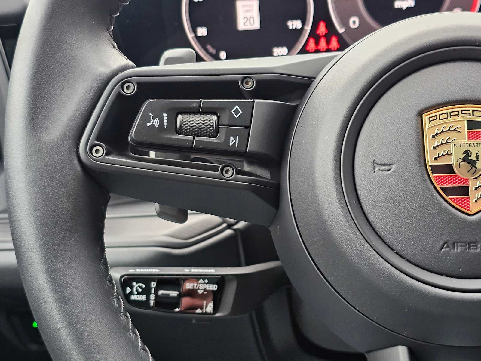 2025 Porsche Cayenne GTS