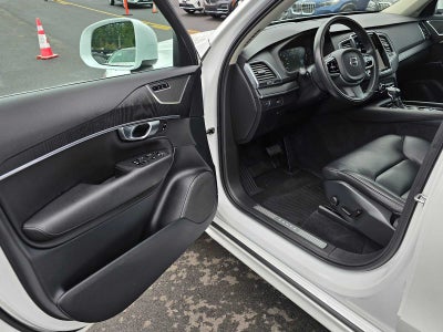 2020 Volvo XC90 Momentum