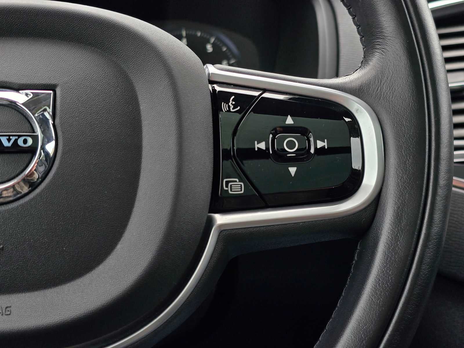 2020 Volvo XC90 Momentum