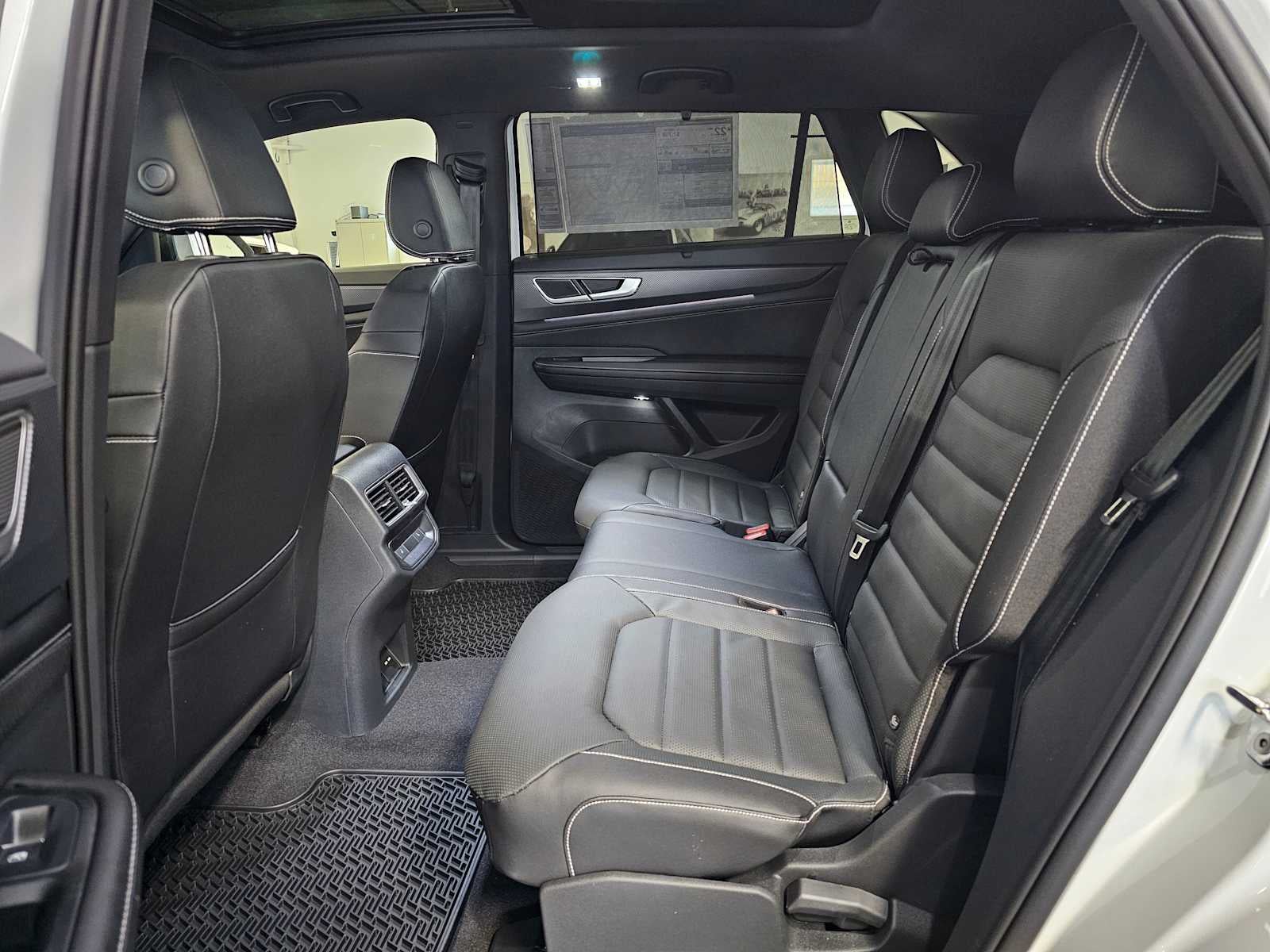 2026 Volkswagen Atlas Cross Sport 2.0T SEL R-Line Black 4MOTION