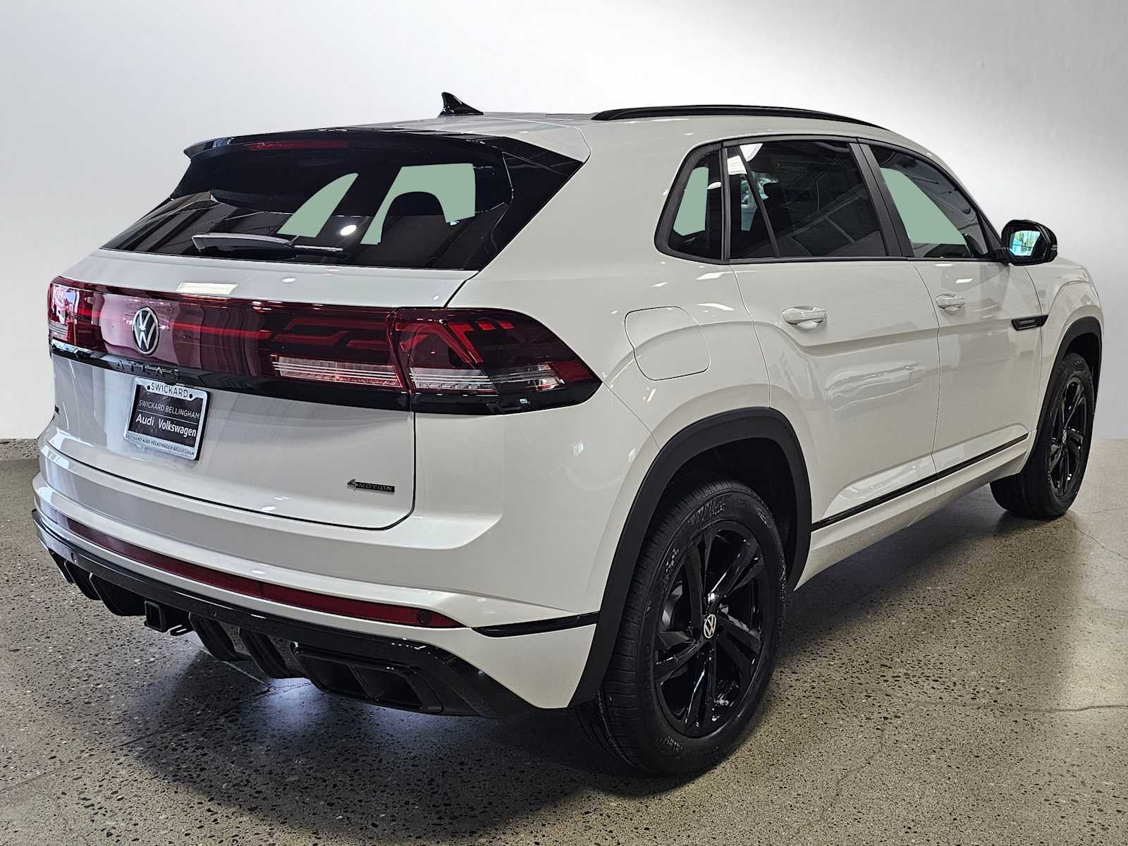 2026 Volkswagen Atlas Cross Sport 2.0T SEL R-Line Black 4MOTION