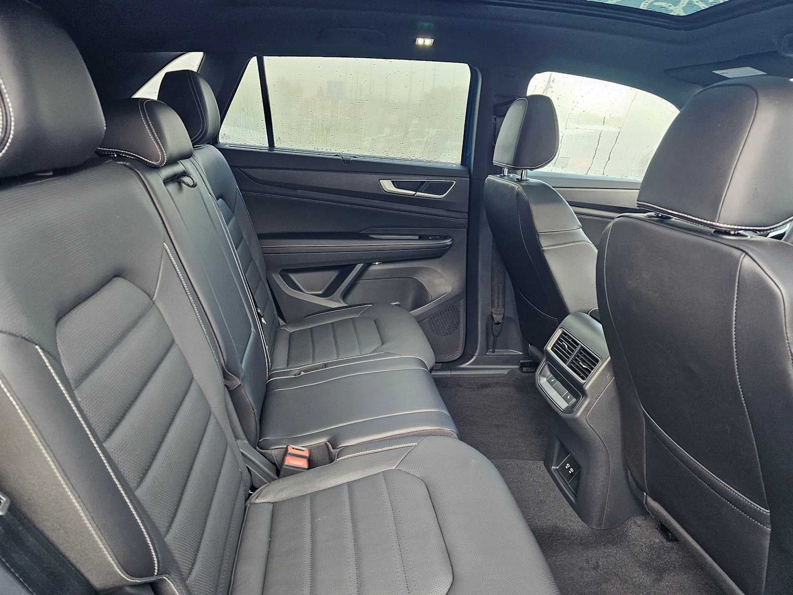 2024 Volkswagen Atlas Cross Sport 2.0T SEL R-Line 4MOTION