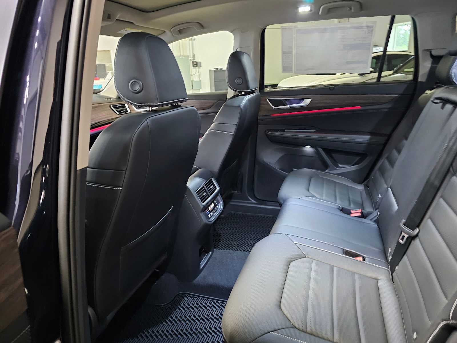 2025 Volkswagen Atlas 2.0T SEL 4MOTION