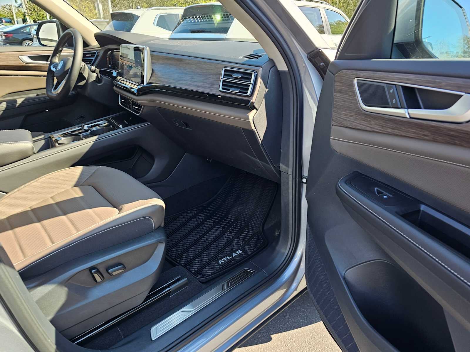 2025 Volkswagen Atlas 2.0T SEL 4MOTION