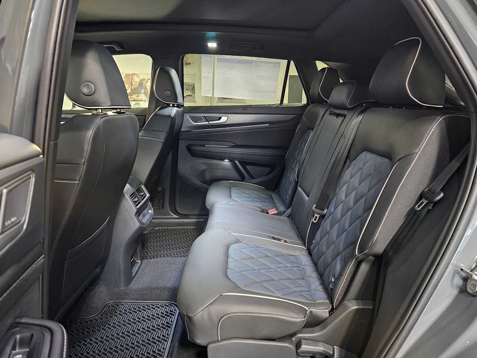 2026 Volkswagen Atlas Cross Sport 2.0T SEL Premium R-Line 4MOTION