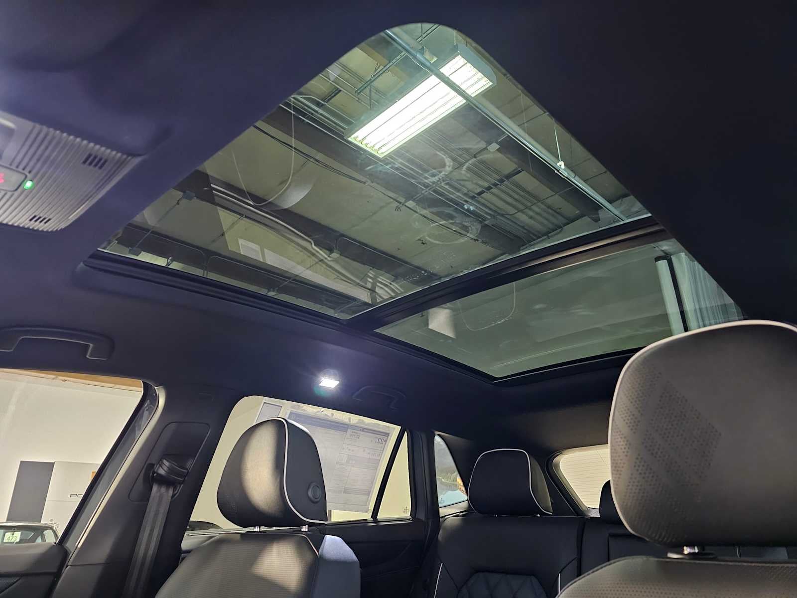 2026 Volkswagen Atlas Cross Sport 2.0T SEL Premium R-Line 4MOTION