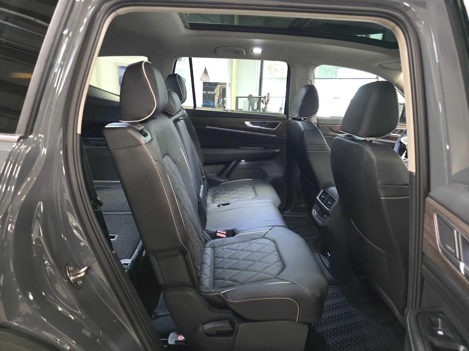 2026 Volkswagen Atlas 2.0T SEL Premium R-Line 4MOTION