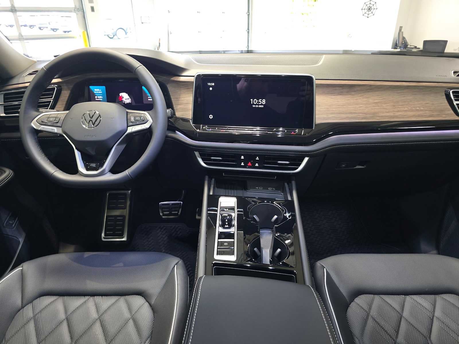 2026 Volkswagen Atlas 2.0T SEL Premium R-Line 4MOTION