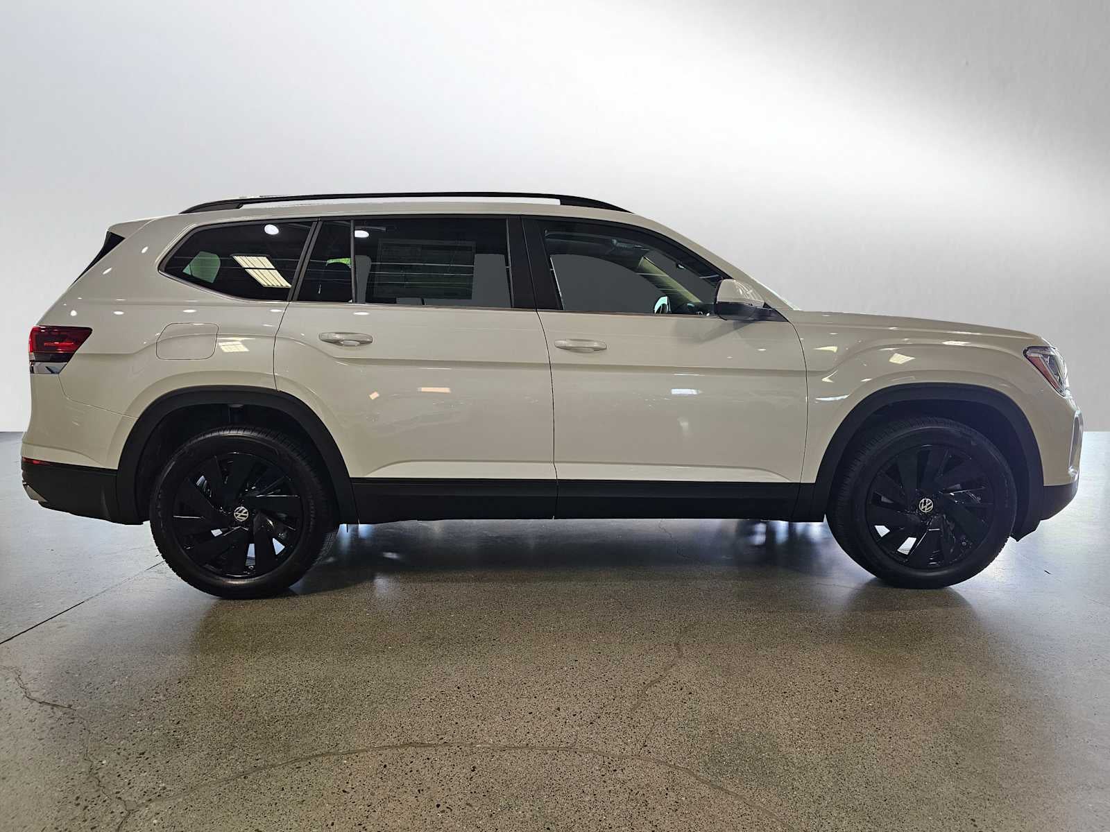 2026 Volkswagen Atlas 2.0T SE w/Technology 4MOTION