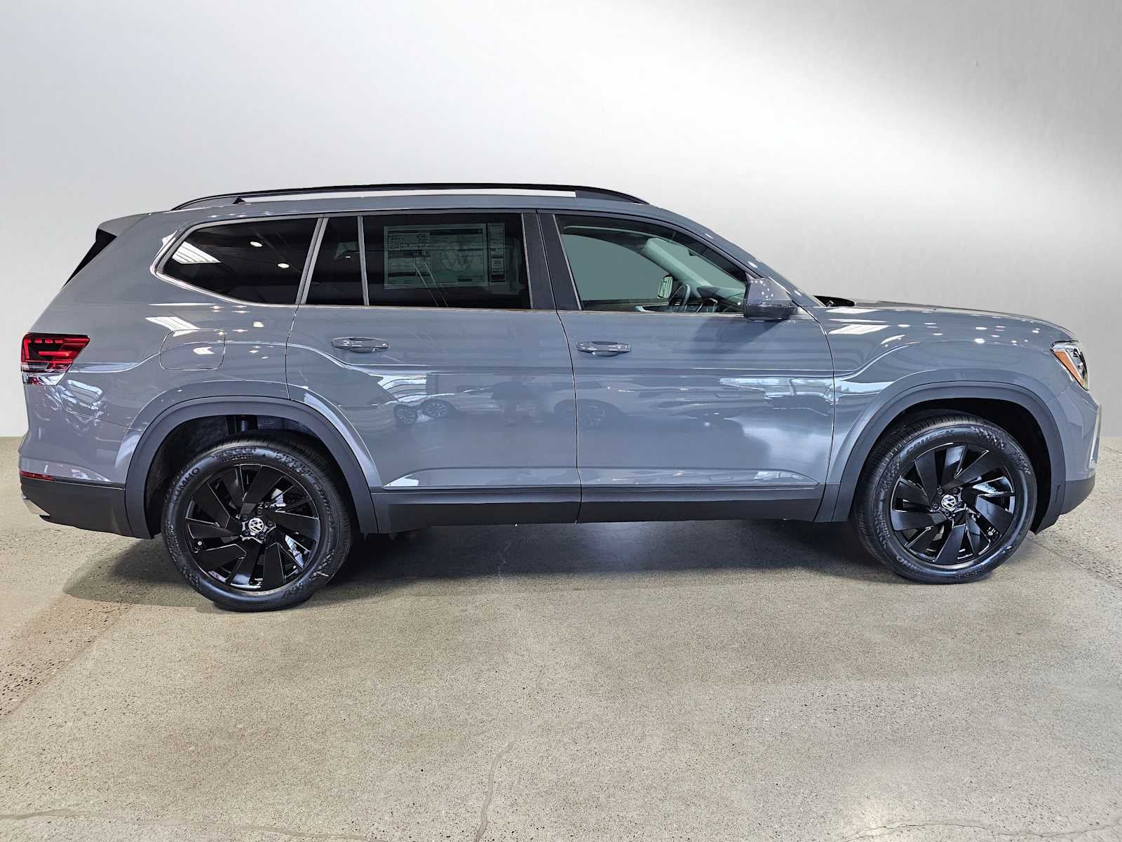 2026 Volkswagen Atlas 2.0T SE w/Technology 4MOTION