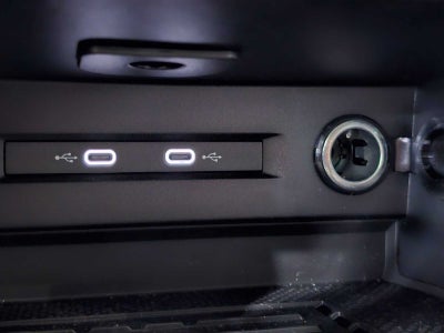 2025 Volkswagen Taos SE Black 4MOTION