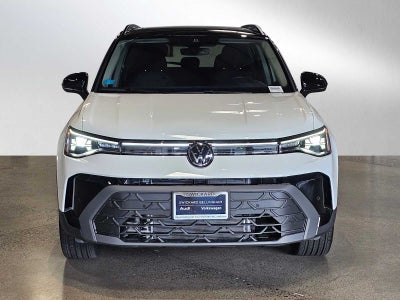 2025 Volkswagen Taos SE Black 4MOTION