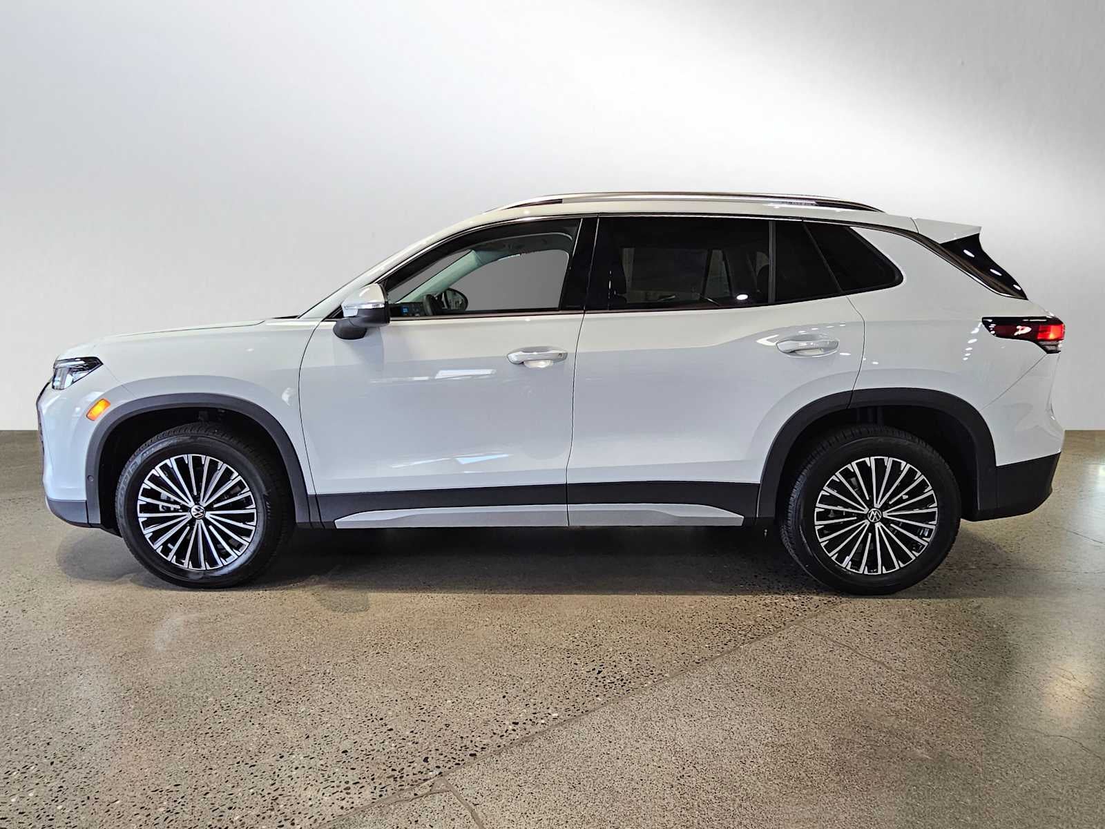 2025 Volkswagen Tiguan 2.0T S 4MOTION