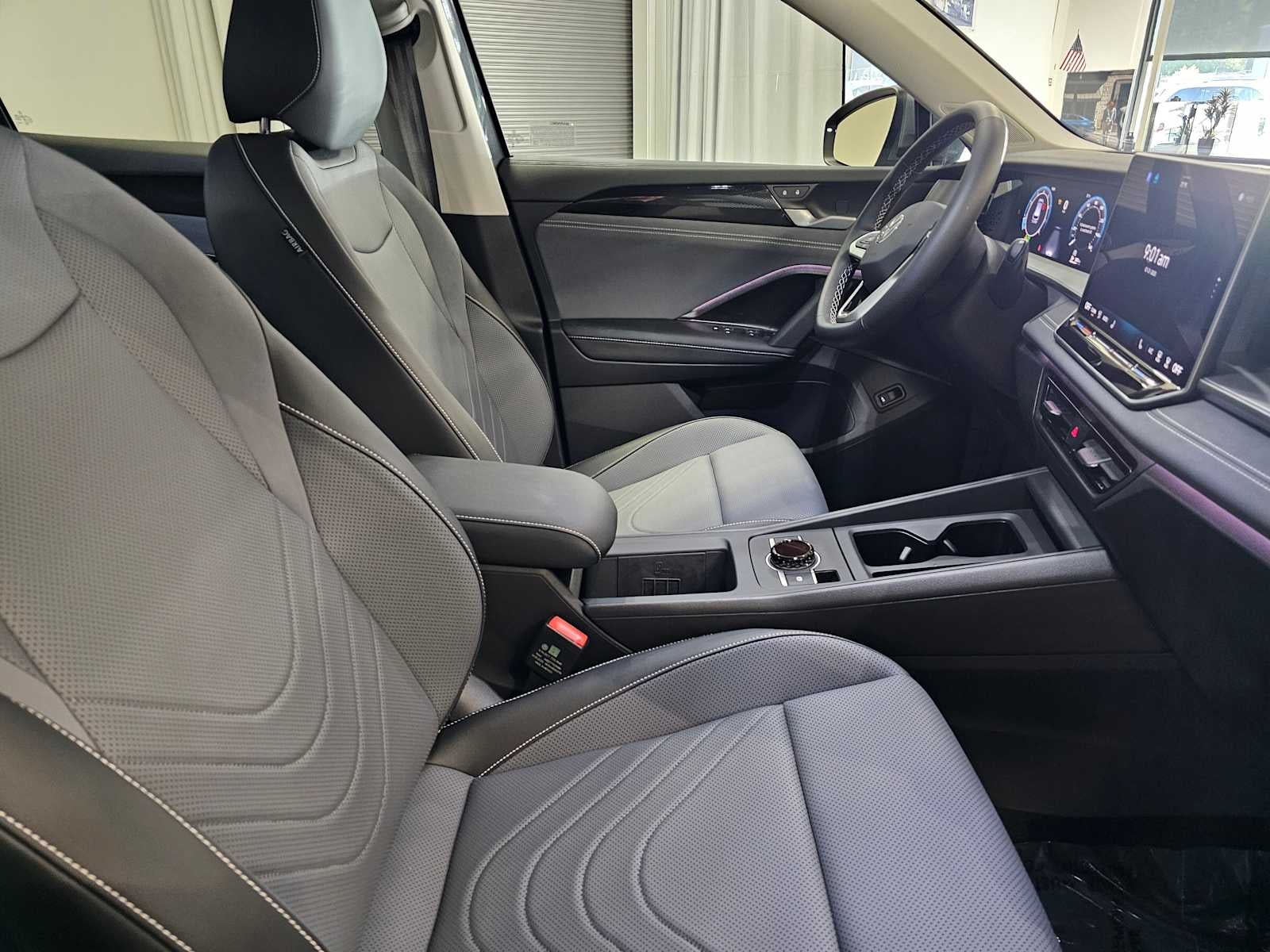 2025 Volkswagen Tiguan 2.0T SE FWD