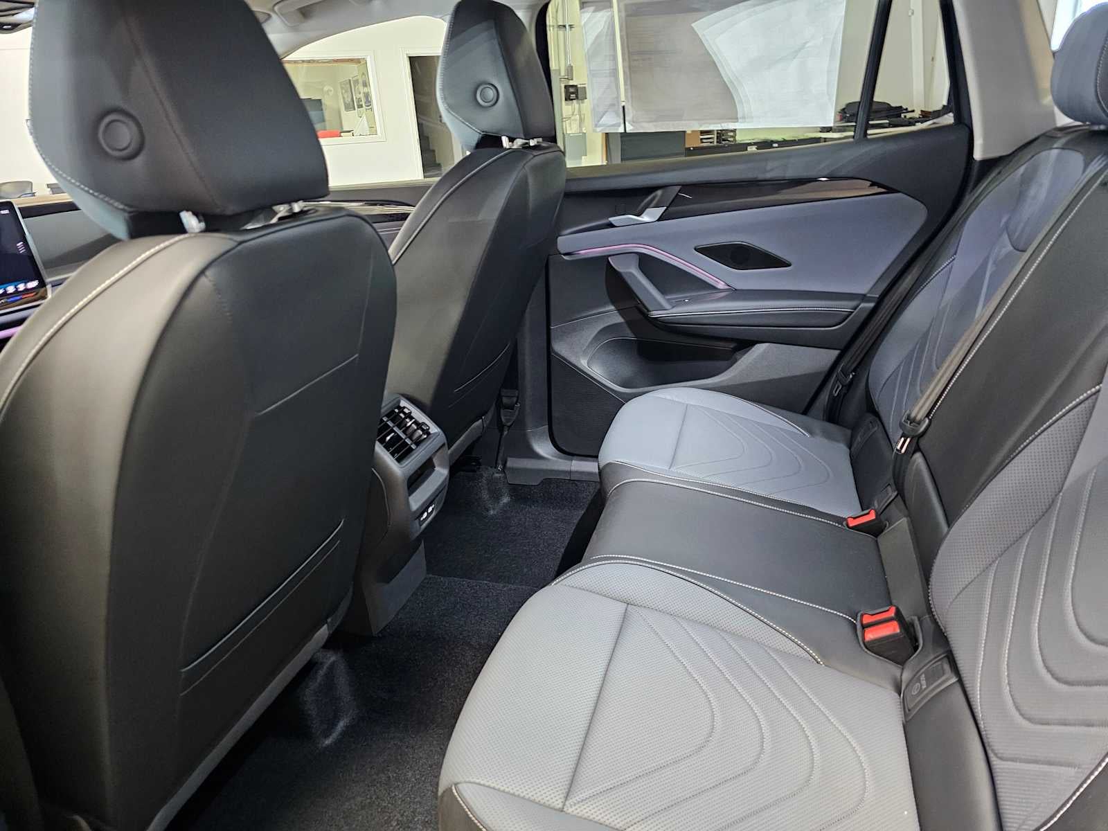 2025 Volkswagen Tiguan 2.0T SE FWD