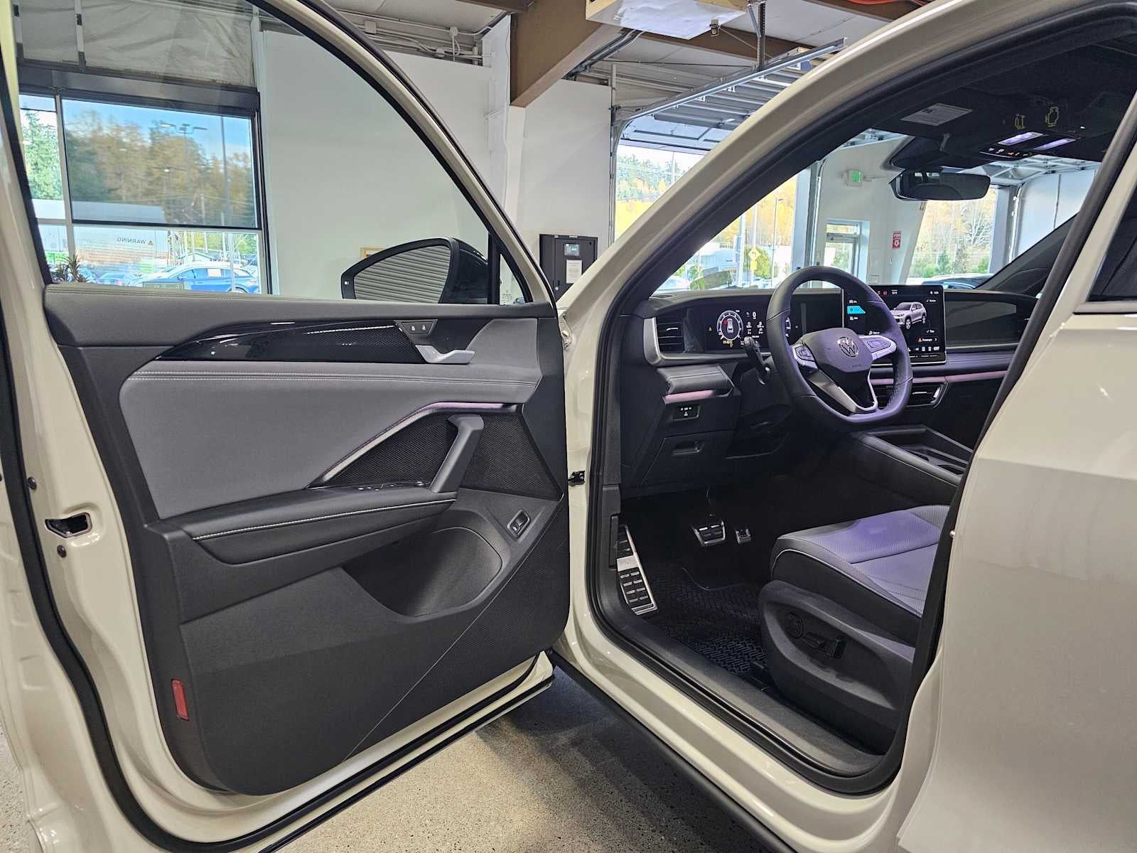 2026 Volkswagen Tiguan 2.0T SE R-Line Black 4MOTION