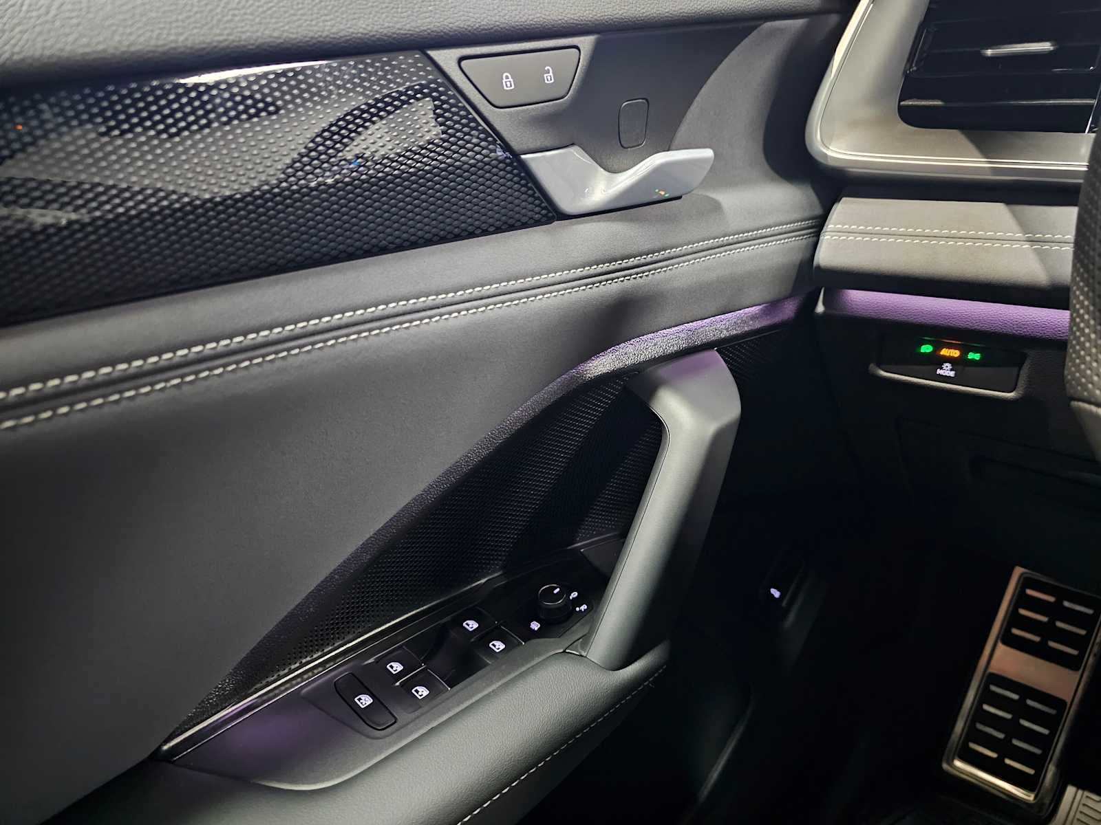 2026 Volkswagen Tiguan 2.0T SE R-Line Black 4MOTION