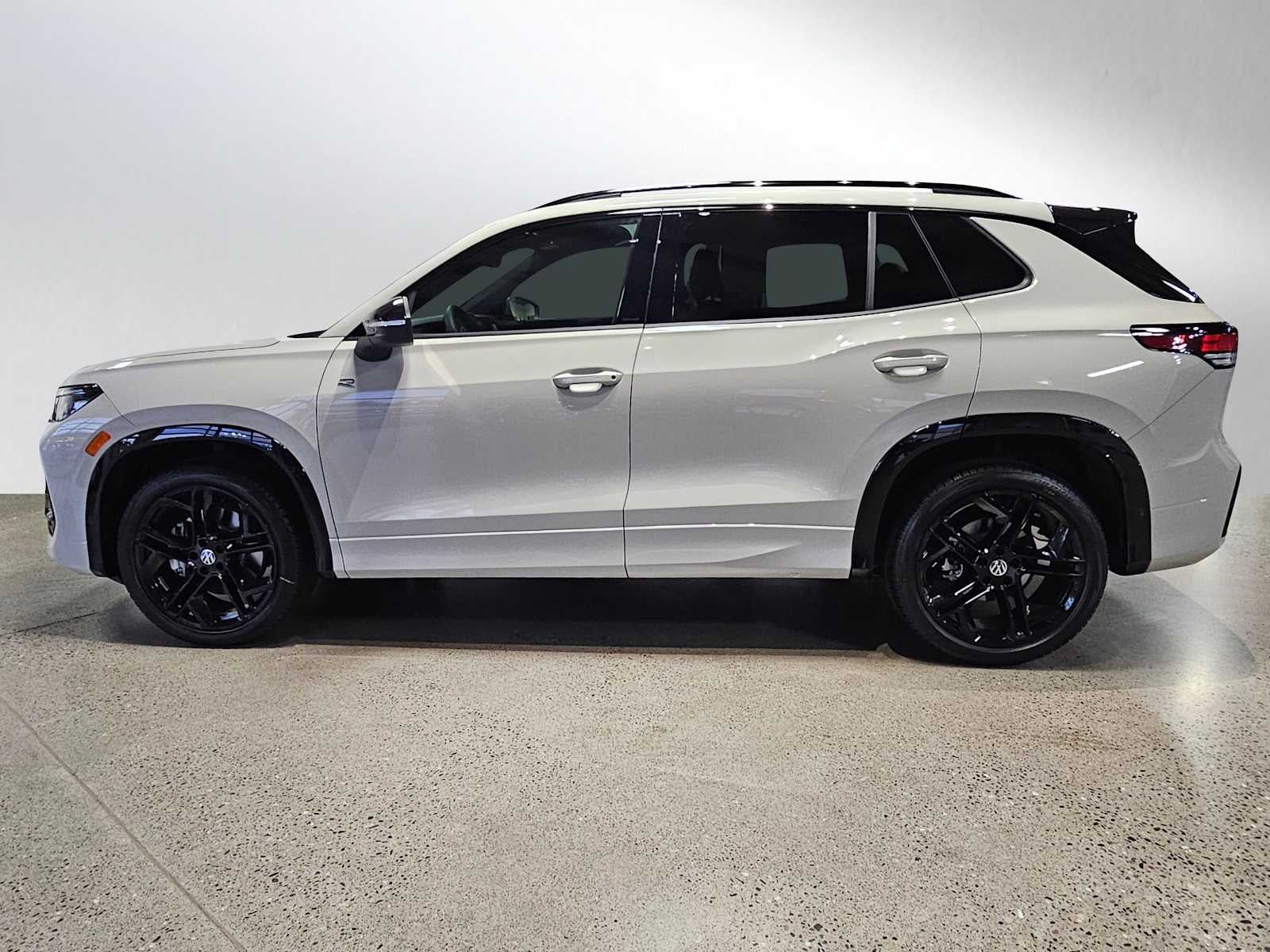 2026 Volkswagen Tiguan 2.0T SE R-Line Black 4MOTION