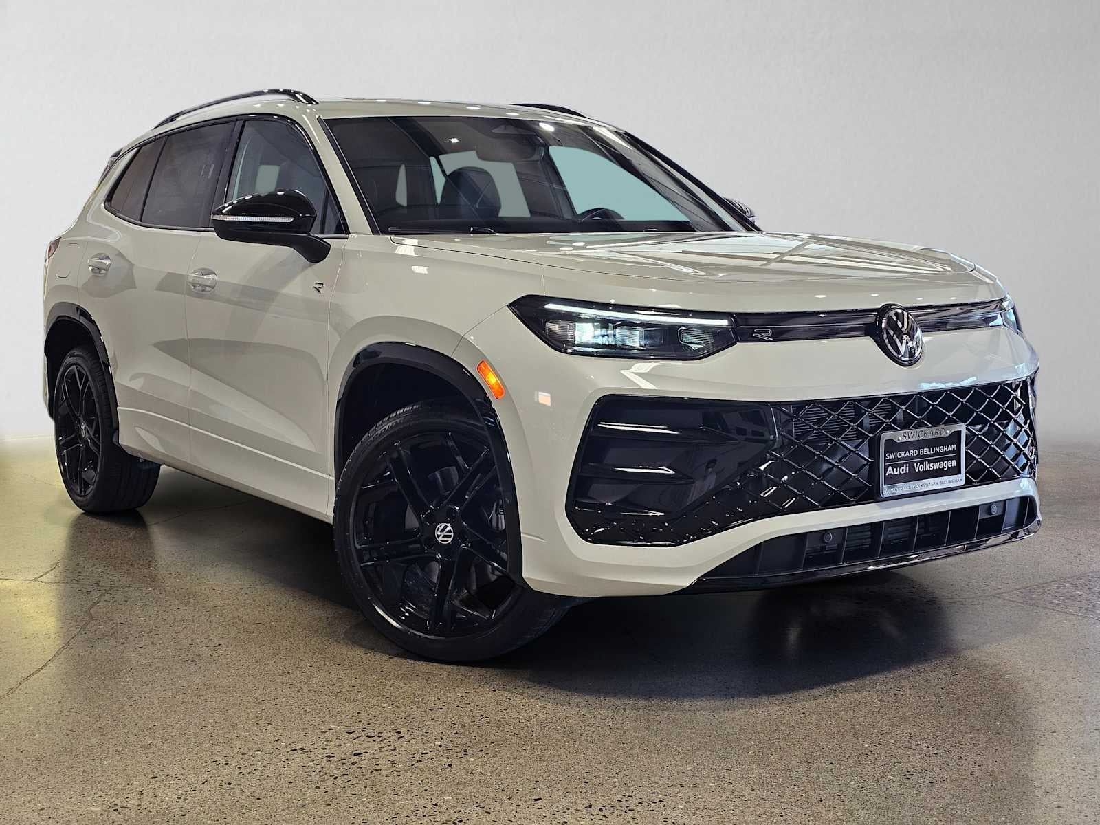 2026 Volkswagen Tiguan SE R-Line Black 4MOTION