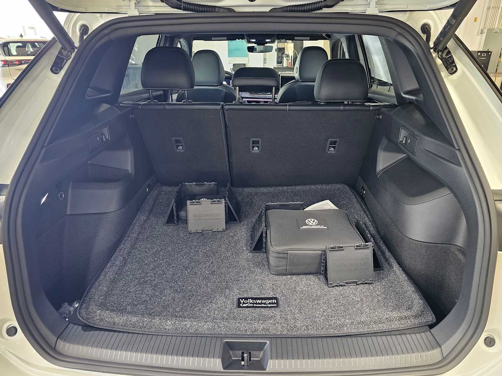 2026 Volkswagen Tiguan SE R-Line Black 4MOTION