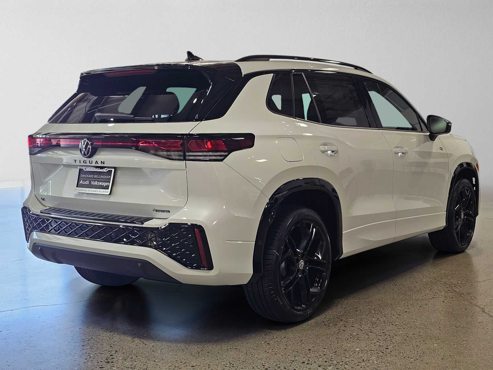 2026 Volkswagen Tiguan SE R-Line Black 4MOTION